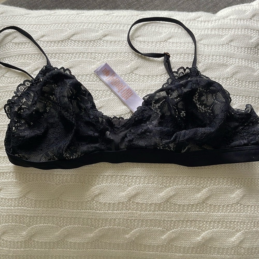Savage x Fenty black lace bra